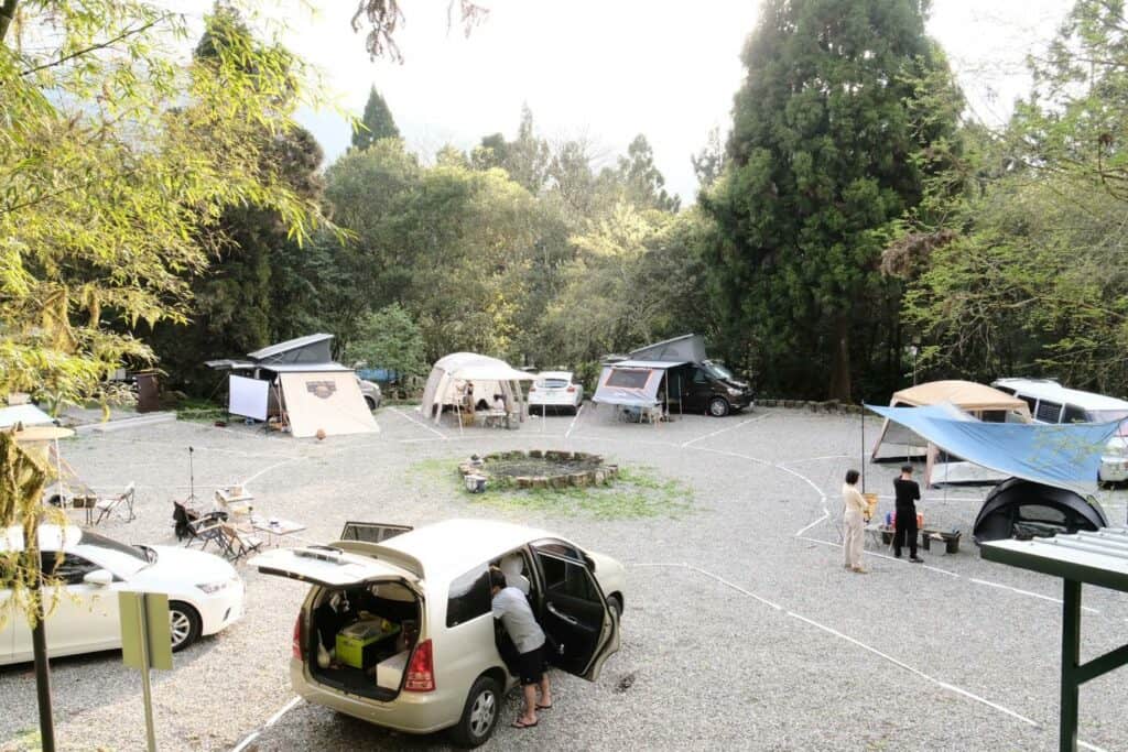 蟬說：溪頭的車露營地與大型營火場地