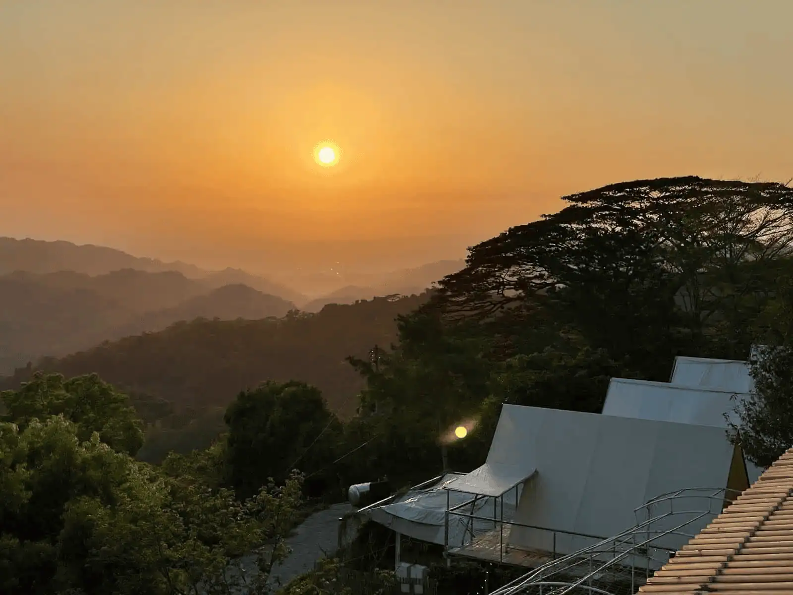 山中靜靜欣賞台中夕陽