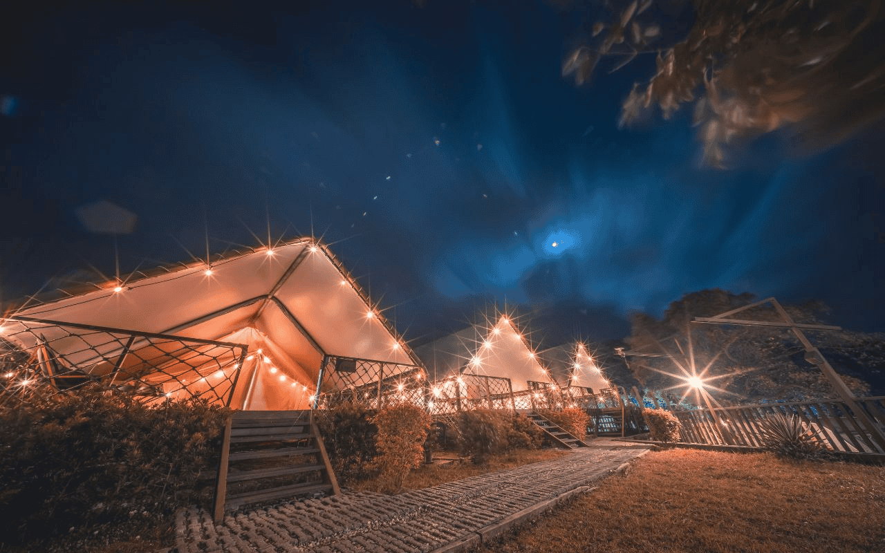 陽明山夜景地點推薦-蟬說暖硫俯雲帳篷區的夜景